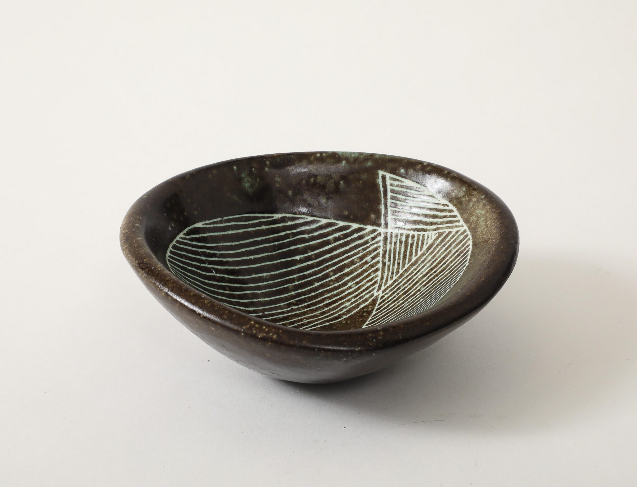Les Deux Potiers (2 Potiers) Jacques Serre Ceramic Dish Vide Poche, France, c. 1960