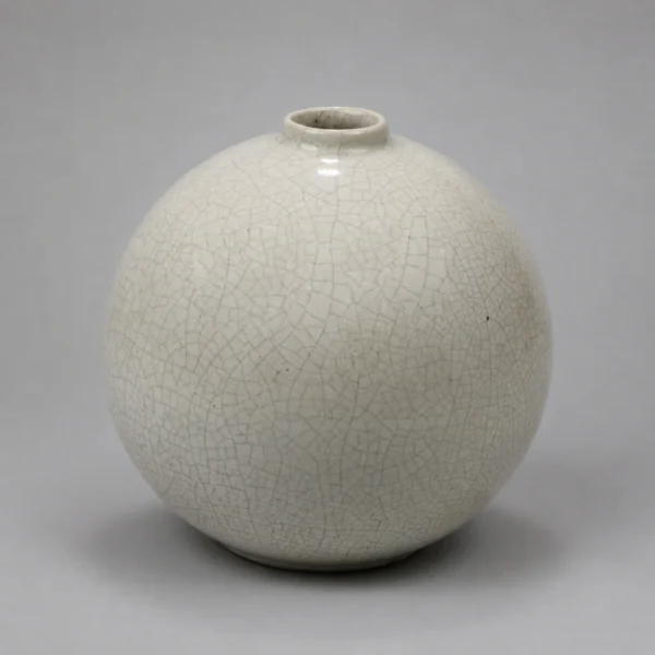 crackle_glazed_ceramic_vase_in_light_gray