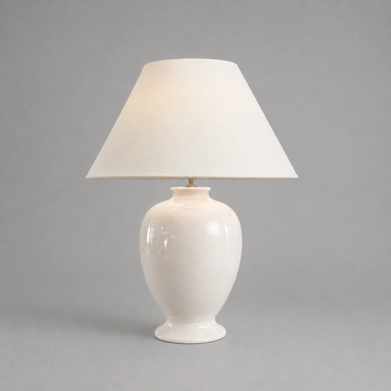 elegant_white_ceramic_table_lamp