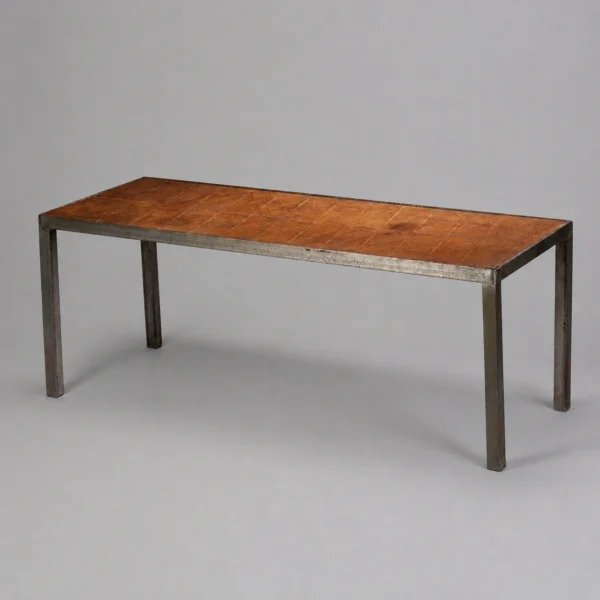 industrial_wooden_table_in_minimal_studio