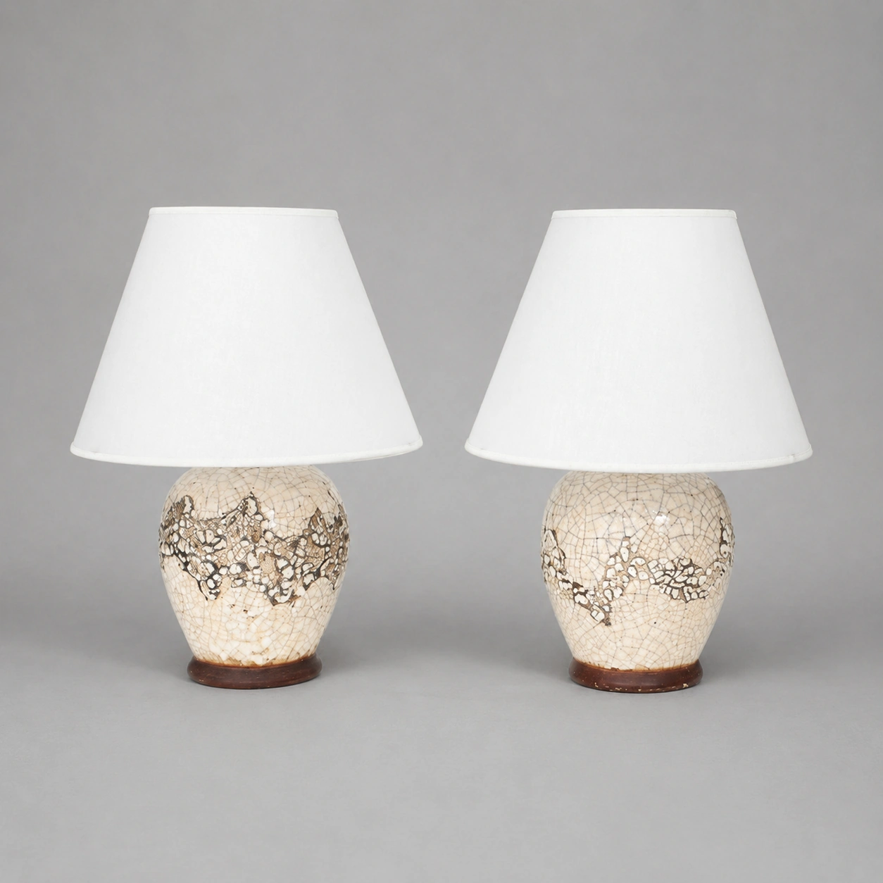 elegant_table_lamps_with_crackle_glaze