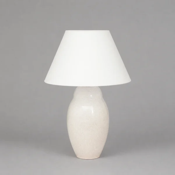 minimalist_table_lamp_on_gray_background