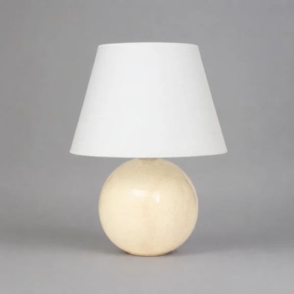 minimalist_table_lamp_with_ivory_base