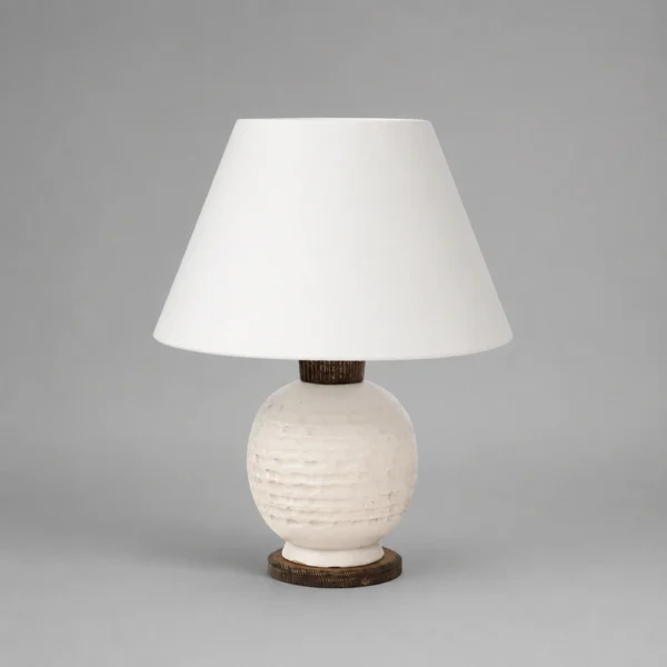 White-Ceramic-Lamp-Francew-1940